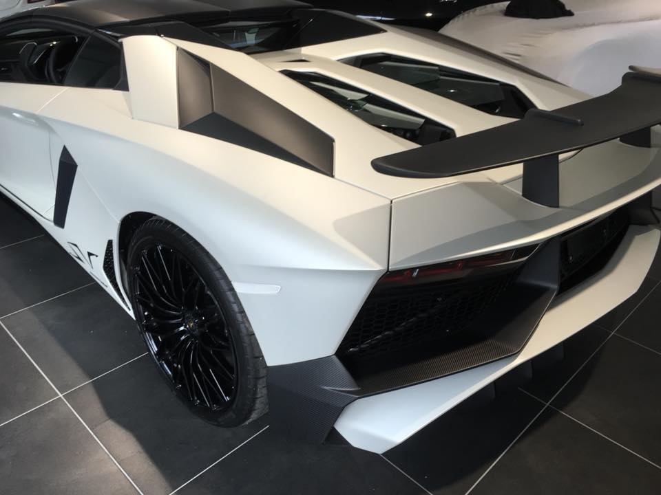 lambo Weiss03