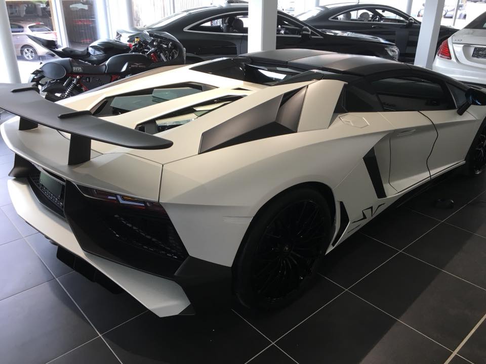 lambo weiss02